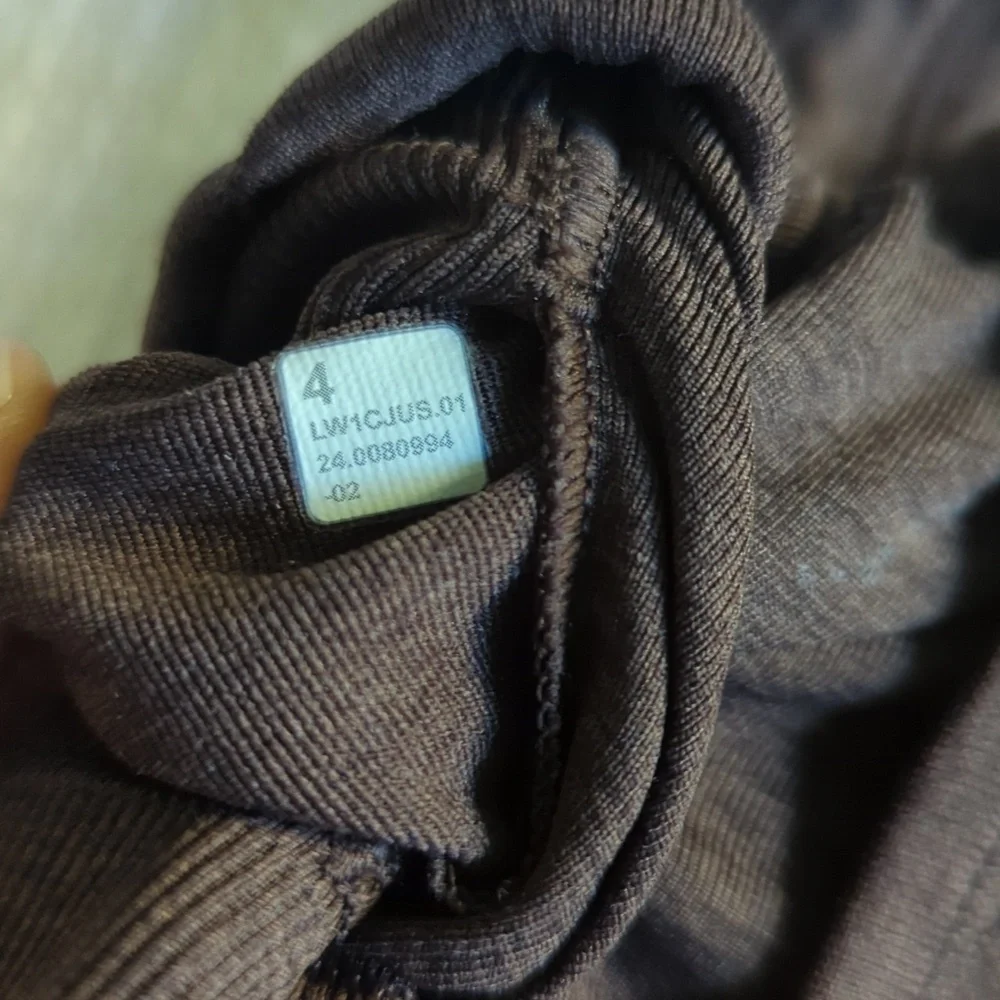 Lululemon Ebb to Street Cropped Racerback Tank Top Espresso - Size 4 - Picture 8 of 9